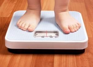 Przyrost wagi u noworodków o miesiące: wskaźniki rozwoju dzieci poniżej jednego roku