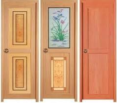 Drzwi: PCV lub drewno