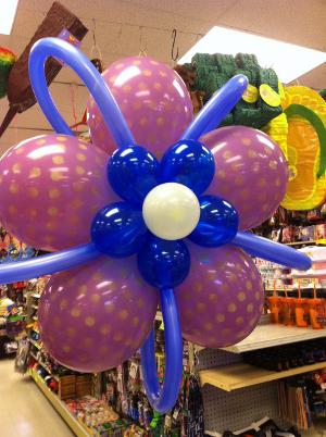 Postać balonów - doskonała ozdoba święta