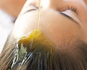 Uzdrawiający olej kamforowy do włosów