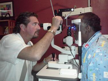 Laserowa korekcja wzroku: zalety i wady operacji